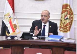 وزير العمل :اليوم إجازة رسمية...