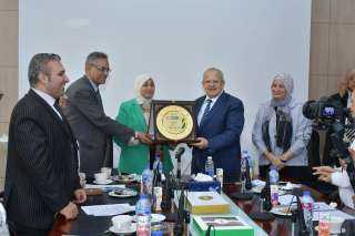 مظاهرة حب وتقدير للدكتور الخشت...
