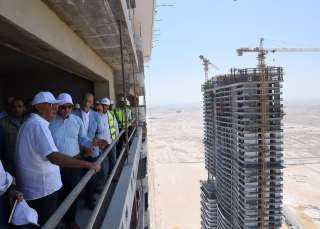 رئيس الوزراء يتفقد مشروع أبراج...