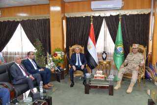 محافظ الإسماعيلية يستقبل قائد قوات...