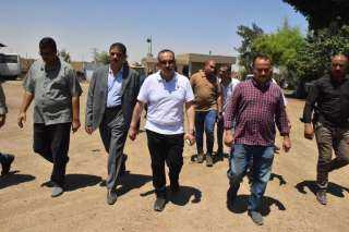 محافظ أسيوط يتفقد مشروع وحدة...