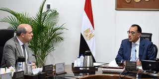 رئيس الوزراء يلتقي وزير الطيران...