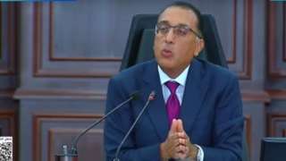 رئيس الحكومة: عقد اجتماع غدًا...