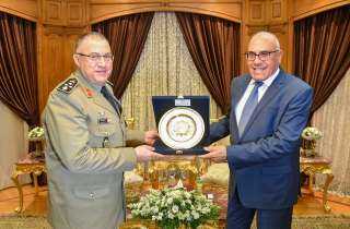 رئيس الهيئة العربية للتصنيع يبحث...