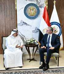 وزير البترول يعقد عدة لقاءات...