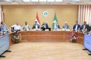 محافظ الشرقية يترأس إجتماع المجلس...