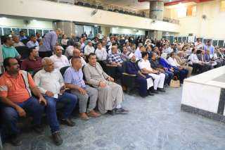 محافظ المنيا: ملتزمون بتلبية مطالب...