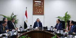 رئيس الوزراء يتابع موقف إنتاج...