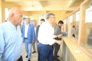 محافظ الجيزة بشباك تلقي طلبات...