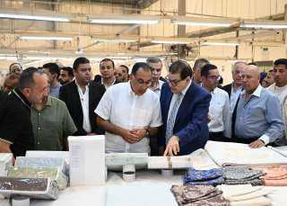 رئيس الوزراء يتفقد مصنع شركة...