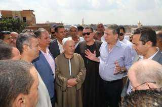 وزير الزراعة يواصل لقاء المزارعين...