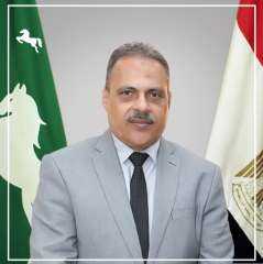 عقب تسلمهم شهادة تقدير من...