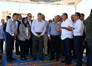 رئيس الوزراء يستعرض مخطط إنشاء...
