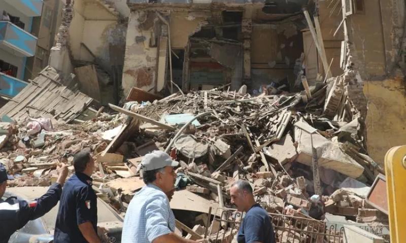 عقار المنوفية المنهار