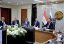 وزير قطاع الأعمال العام يعقد...
