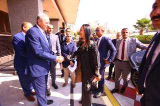 وزيرة التضامن تستهل زيارتها لمحافظة...