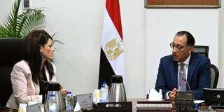 رئيس الوزراء يتابع الموقف التنفيذي...