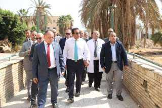 وزير الصحة يتفقد مستشفى صدر...