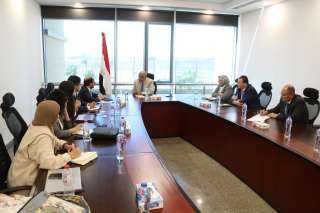 وزير الكهرباء والطاقة المتجددة يبحث...