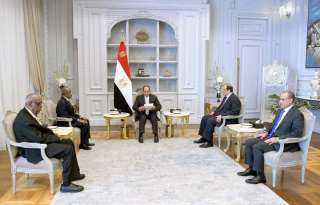 الرئيس السيسى يبحث مع وزير...