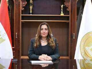 وزيرة التنمية المحلية تستعرض تقريرًا...
