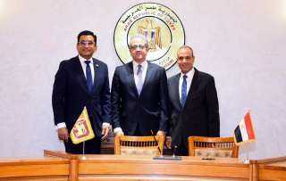 وزير الخارجية والهجرة وشئون المصريين...