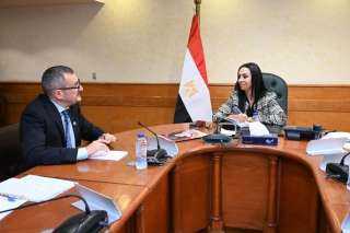 وزيرة التضامن الاجتماعي تلتقي المدير...