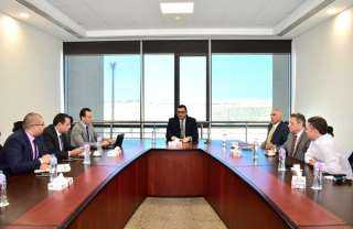 وزير الإسكان يستعرض خطط شركات...