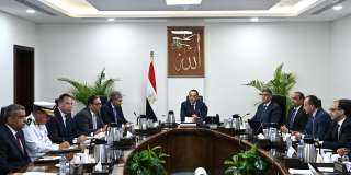 رئيس الوزراء يتابع الموقف التنفيذي...