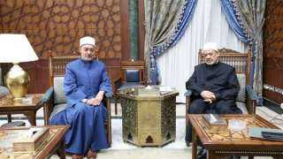 نظير عياد لـ«الطيب»: أعدكم أن...