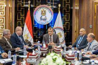 وزير الإنتاج الحربي يتابع خطط...