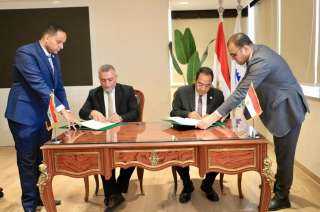 مصر والعراق يوقعان برنامج العمل...
