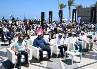 رئيس الوزراء: كورنيش عالميّ بالمدينة...
