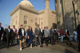 وزير الثقافة يتفقد بيمارستان ”المؤيد...