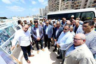 وزير الإسكان ومحافظ الإسكندرية يختتمان...