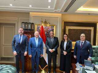 وزير الكهرباء يستقبل اعضاء لجنة...