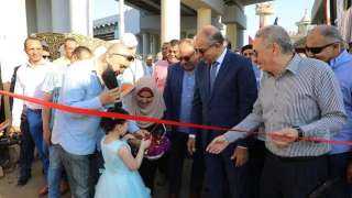 محافظ المنيا يفتتح مجمع مواقف...