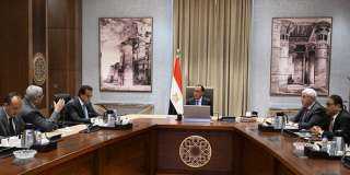 رئيس الوزراء يتابع موقف تنفيذ...