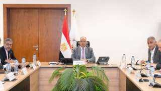 وزير الرى  يتابع تقييم...