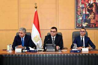 وزراء الإسكان والسياحة والاستثمار يلتقون...