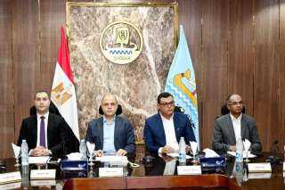 وزير الإسكان ومحافظ كفر الشيخ...