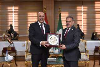 محافظ الشرقية يستقبل وزير العمل...