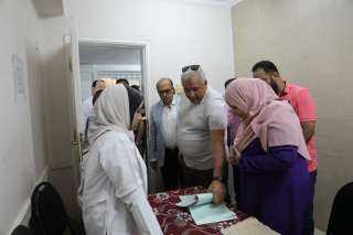محافظ الوادي الجديد يتفقد مستشفى...