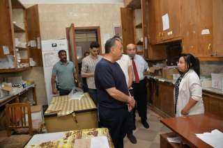 محافظ أسيوط يتفقد مستشفى حميات...