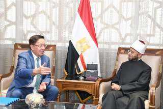 وزير الأوقاف يستقبل سفير كازاخستان...