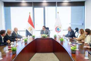 وزير الصحة يبحث مع ...