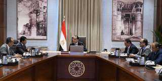 وزير الشباب والرياضة يستعرض نتائج...