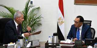 رئيس الوزراء يتابع مع رئيس...