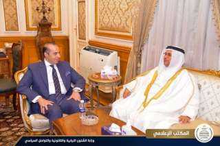 وزير الشئون النيابية والقانونية والتواصل...