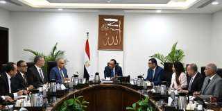 رئيس الوزراء يستعرض الحلول المقترحة...